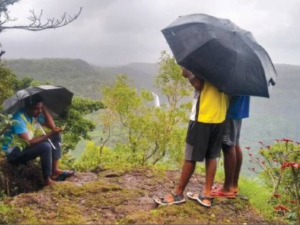 Goa: As classes restart, students’ trek for Net resumes