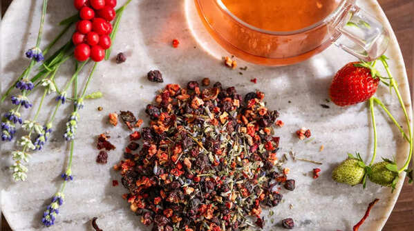 Schisandra Berry Tea (Schisandra chinensis)