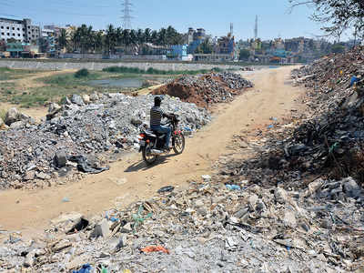 Basavanpura Lake bed being used as a dumping ground