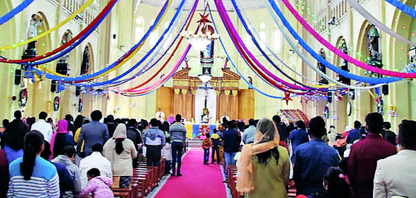 Faithful flock to churches to celebrate Christmas