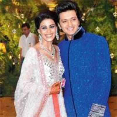 B'wood dances for Riteish-Gen