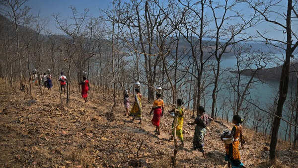 Just 122km from Mumbai, kids from this village trek for hours to fetch drinking water