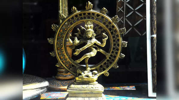 Shinier artefacts