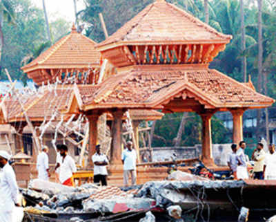 HC allows use of crackers in Thrissur temple festival