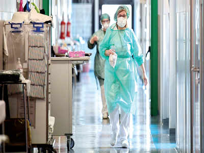 Coronavirus outbreak: Italian army moves coronavirus dead from town