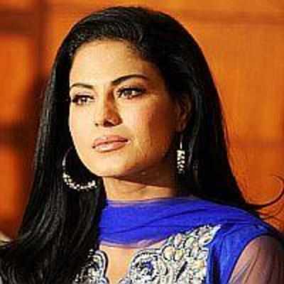 Veena Malik to sing for a Bollywood film