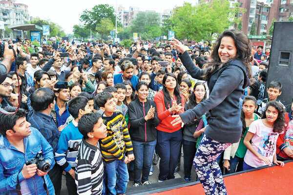 Dance masti at Dwarka's Raahgiri