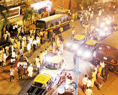 20 hurt in Bhendi Bazaar clash