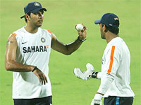 Yuvi deserves place in Tests: Dhoni