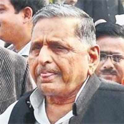 Mulayam, opponents join hands for doles