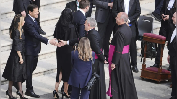 Rubio honors pontiff