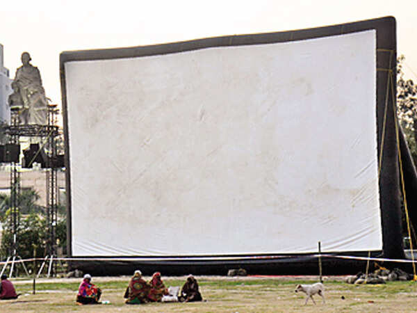 Bihar CM to open mega screen at Gandhi Maidan today