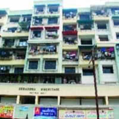 Rs 9.9 lakh burglary in Kamothe flat