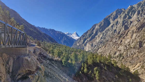 Nelong valley to now open through the year; winter entry limited to 100 tourists, 20 vehicles per day