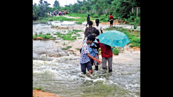 Low-Lying Areas Swamped, Islands Dot City