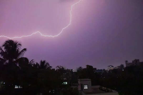 1 killed in lightning strike as hailstorm, rain batter Latur & parts of Marathwada