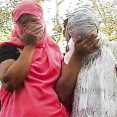 Mum, 18-yr-old daughter held for wedding con spanning four states