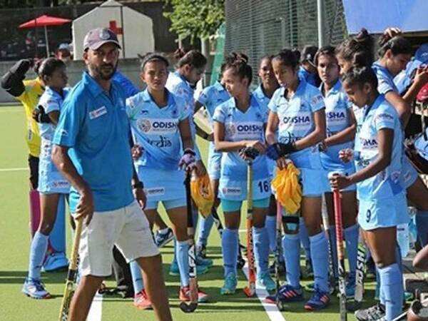 India's junior women's hockey team without a chief coach?