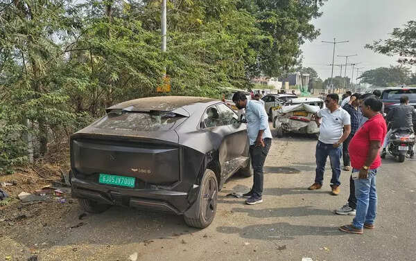 Three injured as electric SUV hits scooter, two cars
