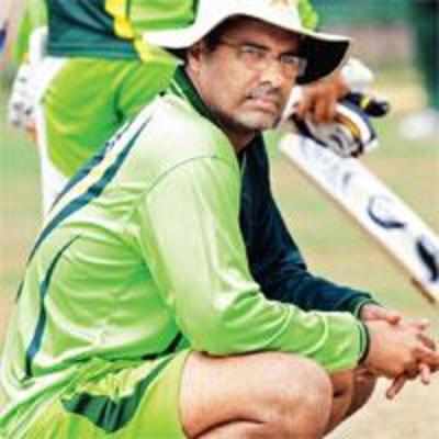 Pakistan coach Waqar sets difficult target: Beat Aussies