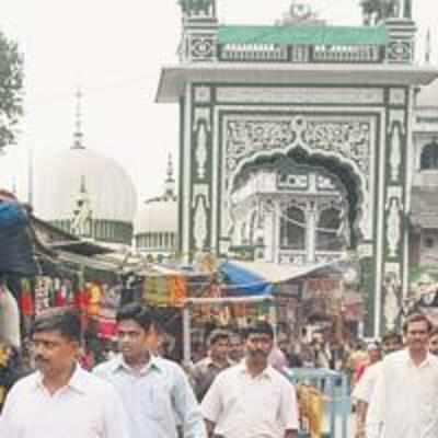 Mahim Dargah trustees seek police security