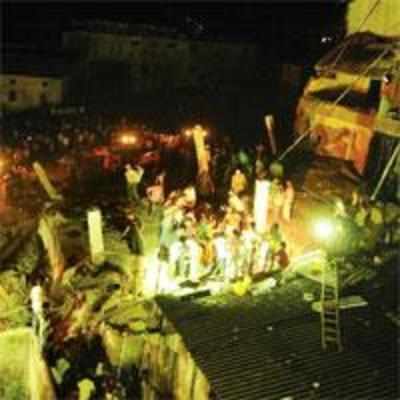 Cops blame civic body for Bhiwandi collapse