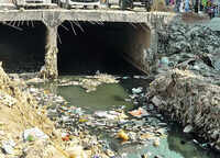 Delhi: Agencies play blame game over desilting 