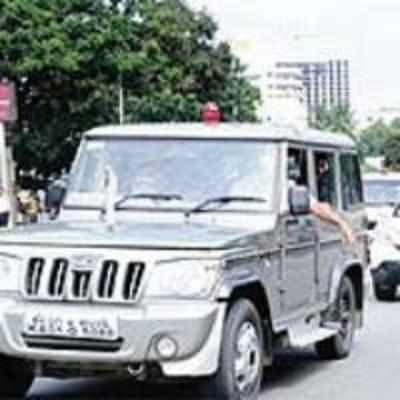 Yeddyurappa has no qualms keeping govt cars while flaying govt