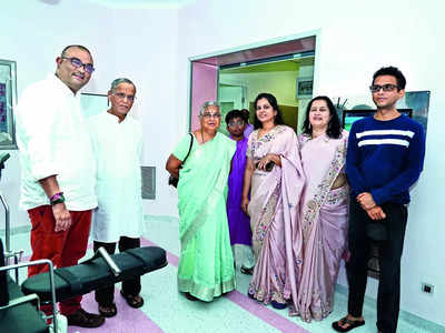 Sudha Murthy and Narayana Murthy visit Shanti Gynec