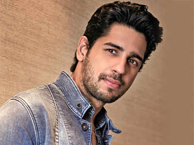 Sidharth Malhotra to play a student in Hindi remake of hit Kannada film, Kirik Party