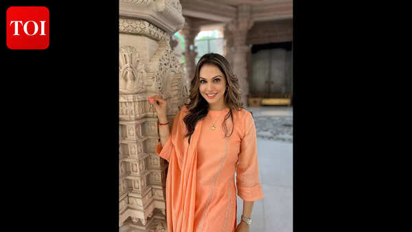 I would want to buy a nice villa here someday: Isha Koppikar
