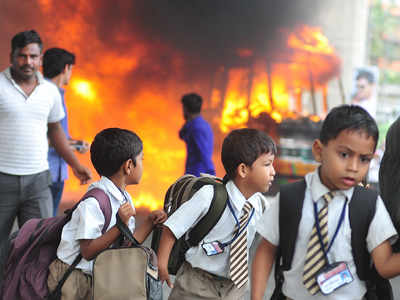 Padmaavat row: Frenzied mob attacks school bus in Gurgaon