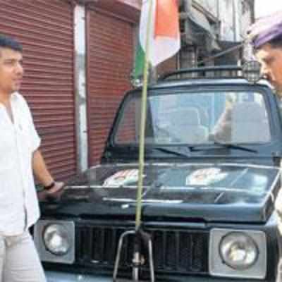 Cracker, petrol bottle found in candidate's jeep as election mania grips Mumbai