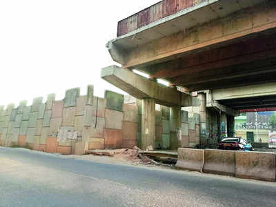 Delayed flyover works at Katamnallur irks motorists