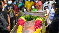 Mortal remains of Congress MP Vasanthakumar taken to his hometown for last rites 