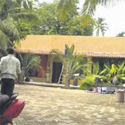 Filmy bungalow gets 3 BMC men suspended