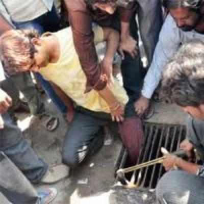 Metro workers save man stuck in drain for 2 hours