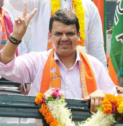 'Run for Unity' in Mumbai; Fadnavis joins in