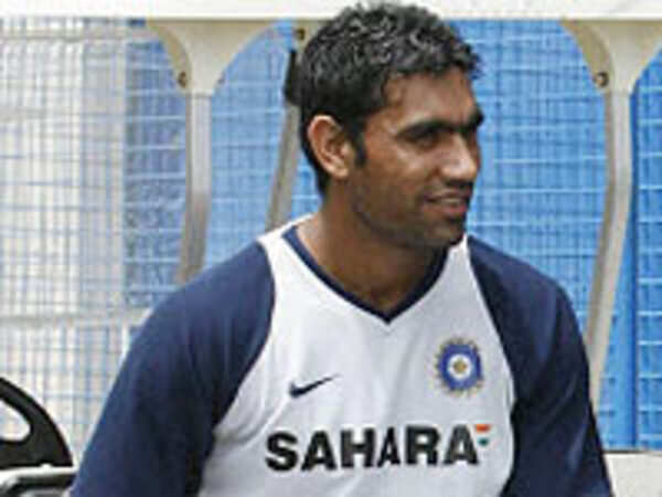 Injured RP, Sreesanth ruled out of Delhi Test; Munaf as cover