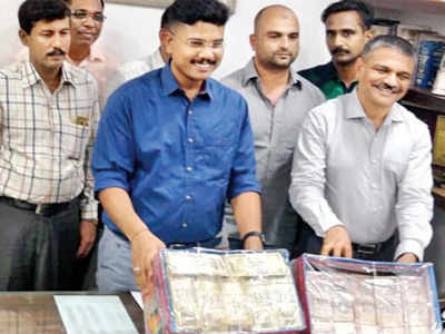 Chembur man caught with withdrawn notes of Rs 98L