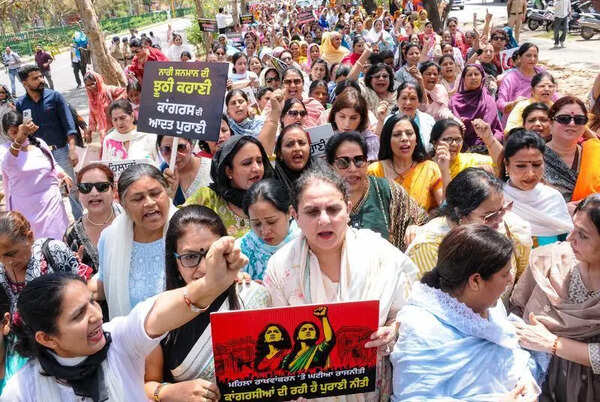 BJP women workers march towards CM’s house, detained