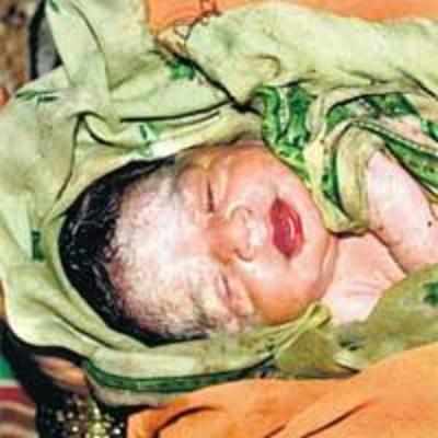 Pune resident delivers baby in train