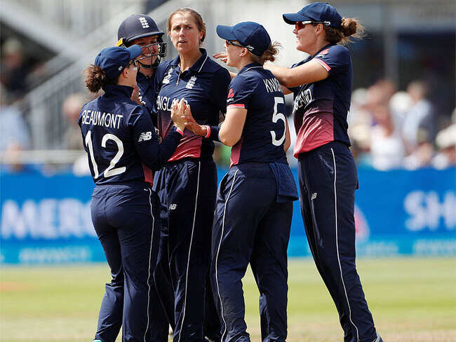 England eves bookies favourites to lift World Cup