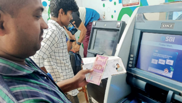 Rs 2,000 notes see more deposits in bank accounts than exchange