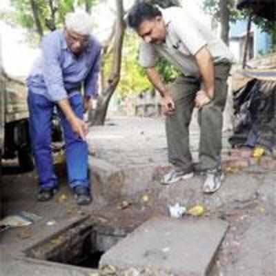 Man falls into manhole, files FIR against civic official