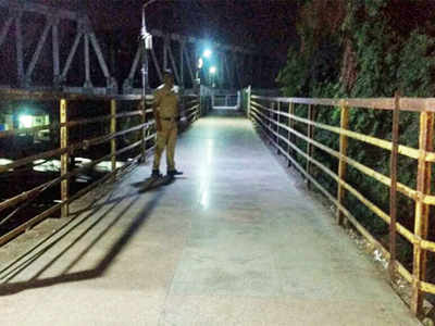 Woman stabbed to death on FoB near Andheri station