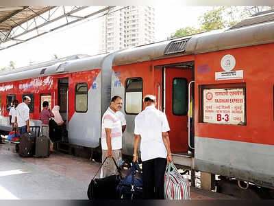 Western Railway runs special train on Mumbai-Delhi route to cope with flights shortage