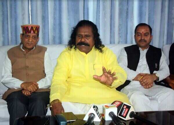 Congress stands with Virbhadra, forest minister resists NCST probe bid