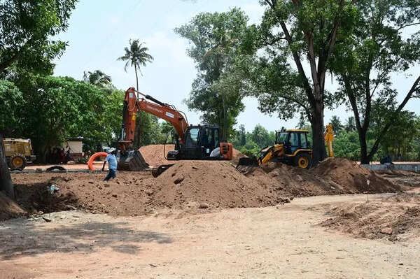 Thicket cleared, work on Nature Park begins at Vyttila