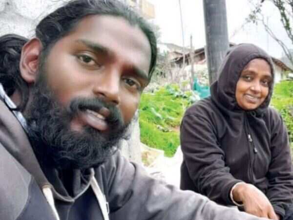 Artist takes mother on a puppet tour to heal the mind
